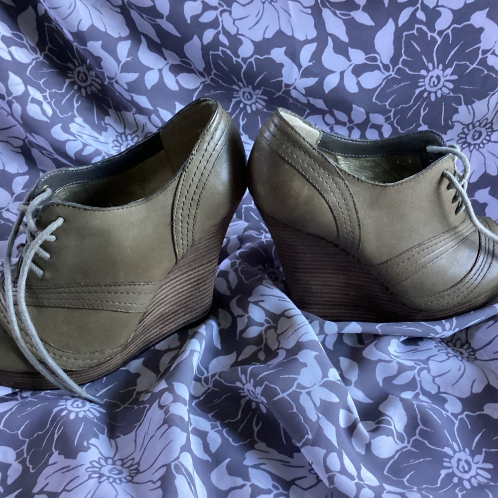 Seychelles Peep Toe Leather Wedges